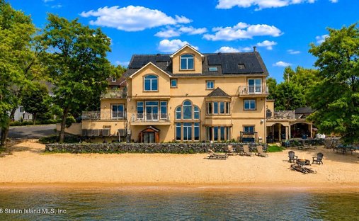 House in New York, New York, United States 1