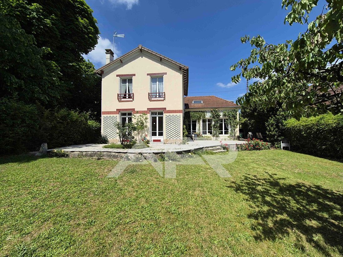 House in Chatou, Ile-de-France, France 1 - 18008829
