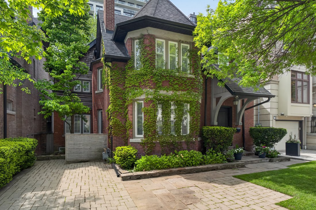 House in Toronto, Ontario, Canada 1 - 18010408