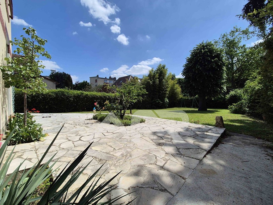 House in Chatou, Ile-de-France, France 4 - 18008829