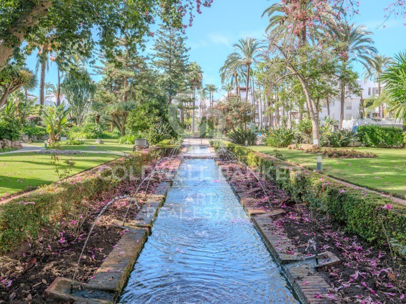 Apartment in Puerto Banus, Marbella, Spain 1 - 18011042