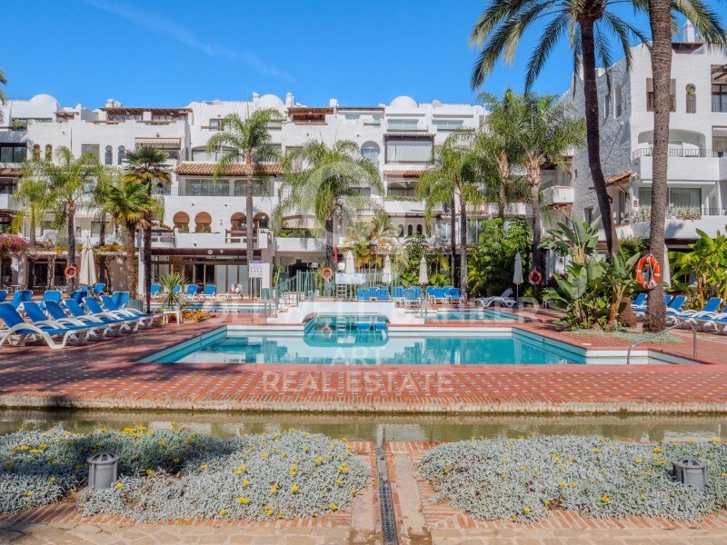Apartment in Puerto Banus, Marbella, Spain 3 - 18011042
