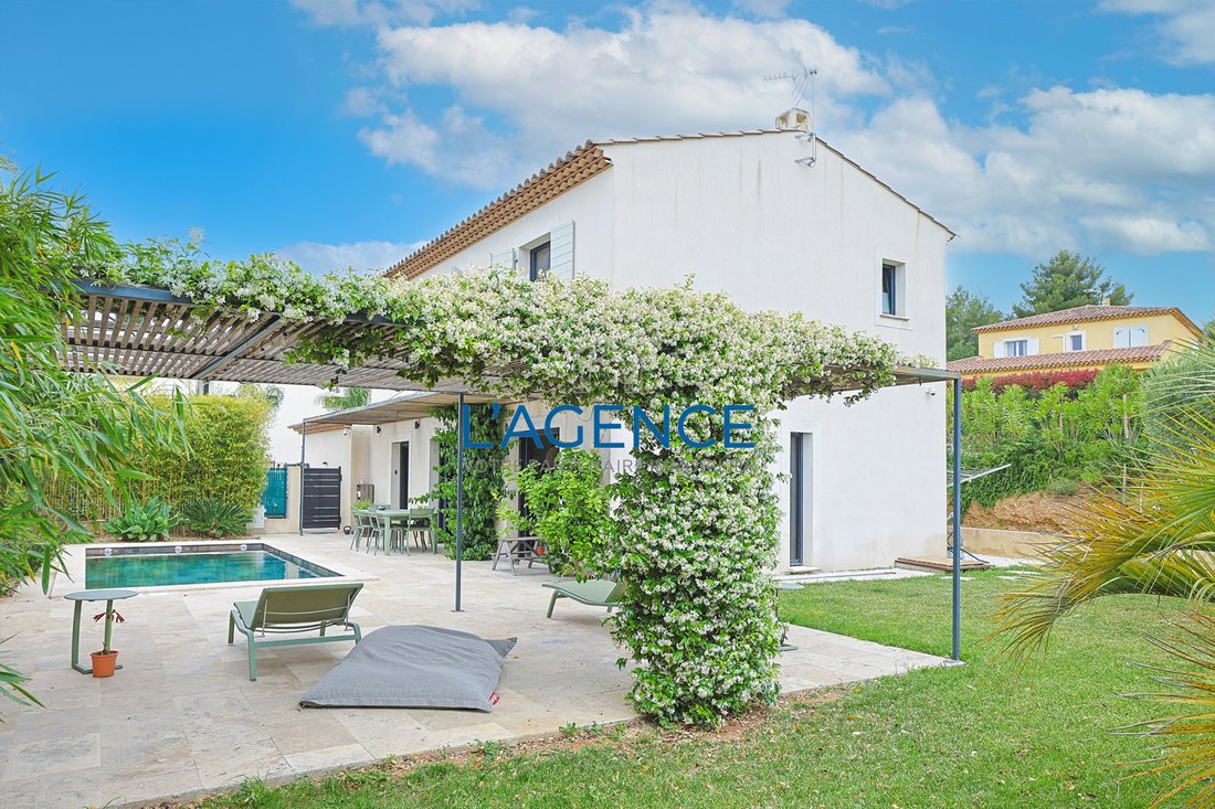Villa à Hyères, Provence-Alpes-Côte d'Azur, France 3 - 18009353