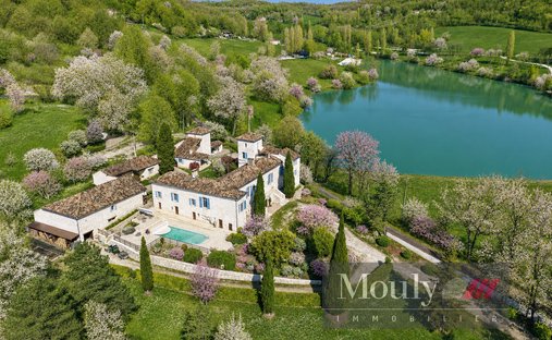 Estate in Montcuq-en-Quercy-Blanc, Occitania, France 1