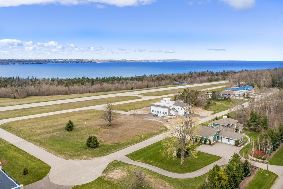 House in Wequetonsing, Michigan, United States 4 - 18007281