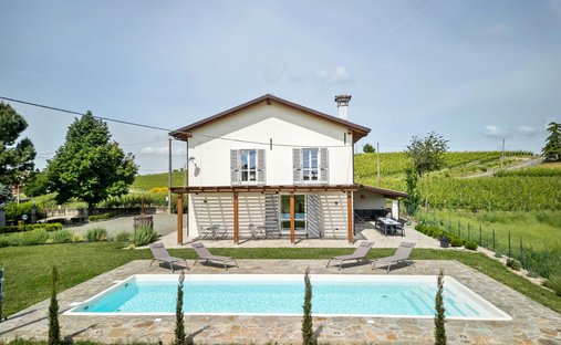 Villa in Nizza Monferrato, Piedmont, Italy 1