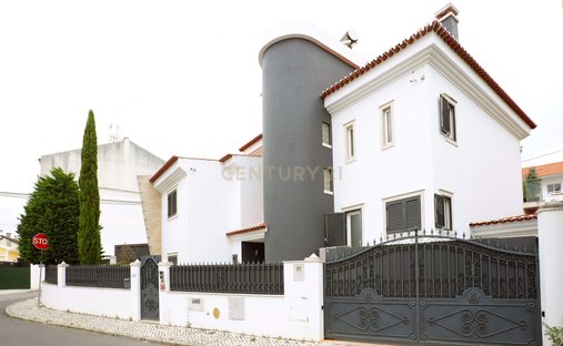 Villa in Pontinha e Famoes, Lisbon, Portugal 1