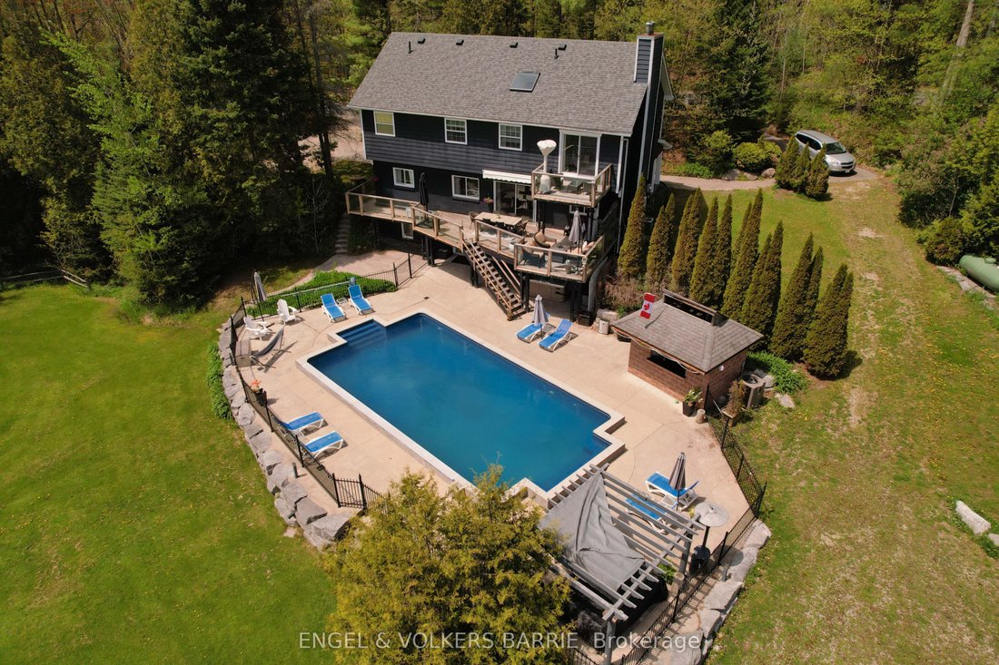 House in Minesing, Ontario, Canada 2 - 18010244