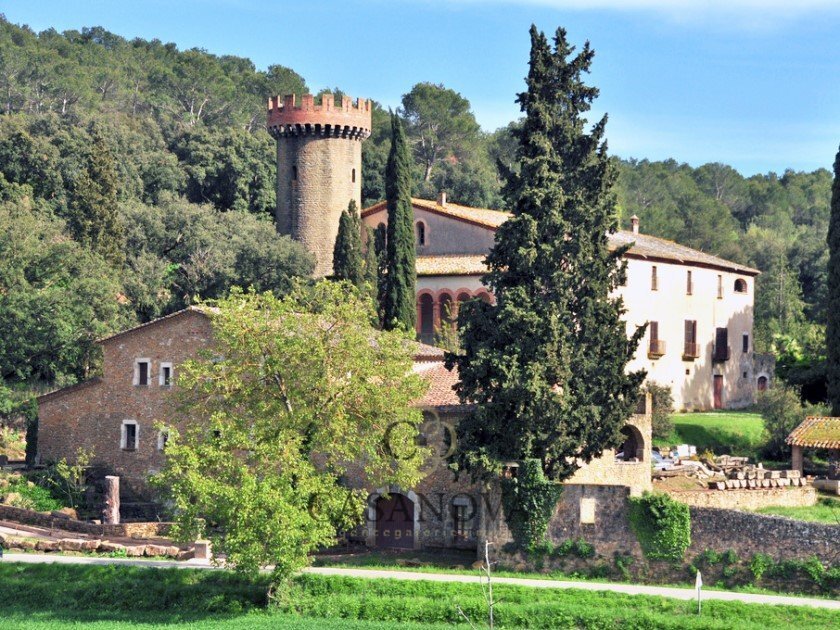Estate in Bellcaire d'Emporda, Catalonia, Spain 2 - 18010140