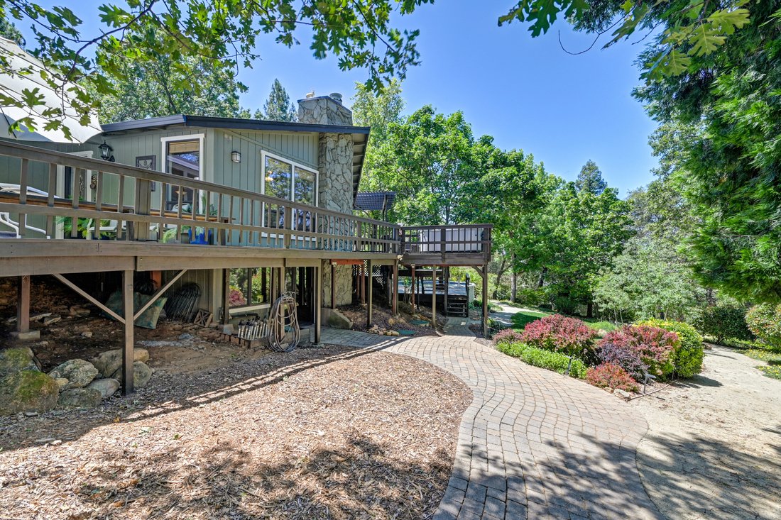 Auburn, California, United States 3 - 18006362
