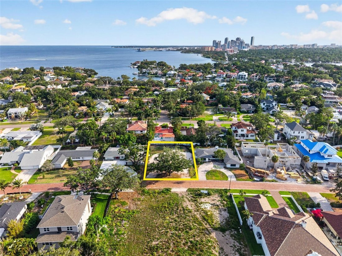 Land in St. Petersburg, Florida, United States 1 - 18007030