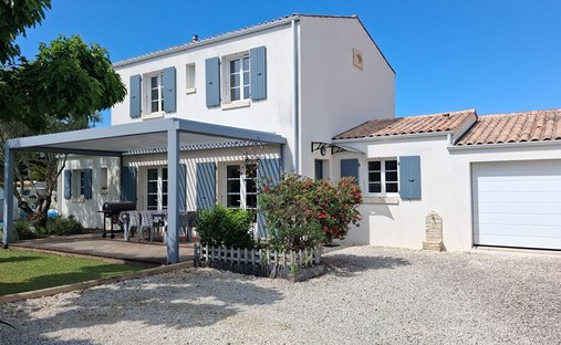 House in Saint-Georges-d'Oleron, Nouvelle-Aquitaine, France 1