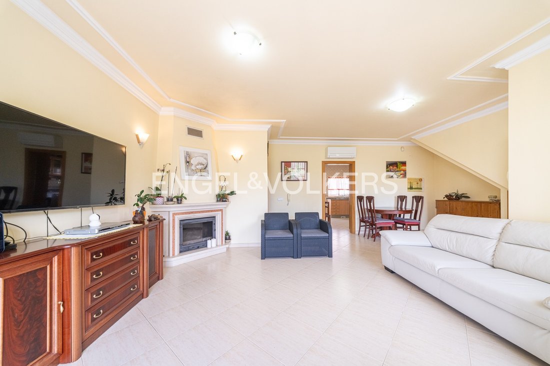 House in Póvoa de Santo Adrião, Lisbon, Portugal 2 - 18010922