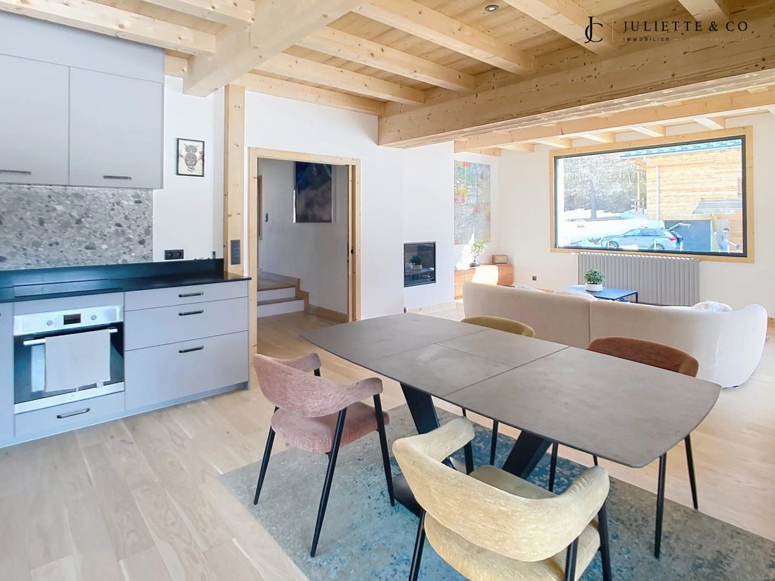 Chalet in Chamonix-Mont-Blanc, Auvergne-Rhône-Alpes, France 2 - 18012293