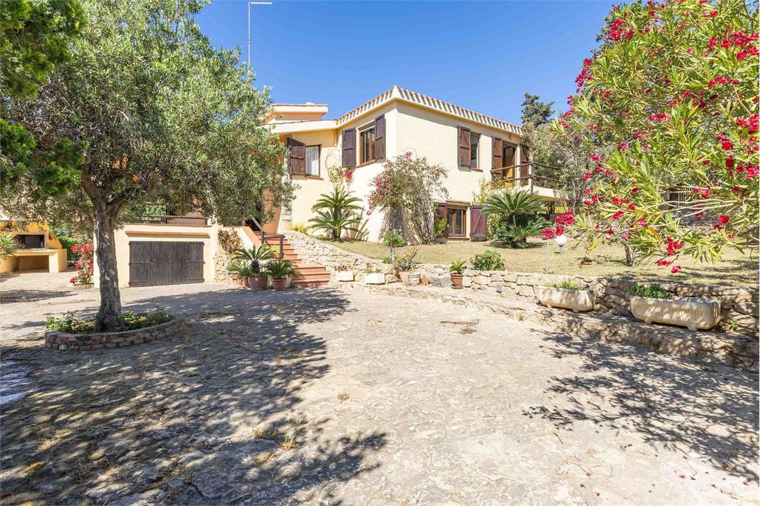 Villa in Maracalagonis, Sardinia, Italy 2 - 18008302