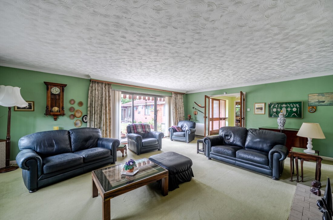 Bungalow in Sway, England 3 - 18007729