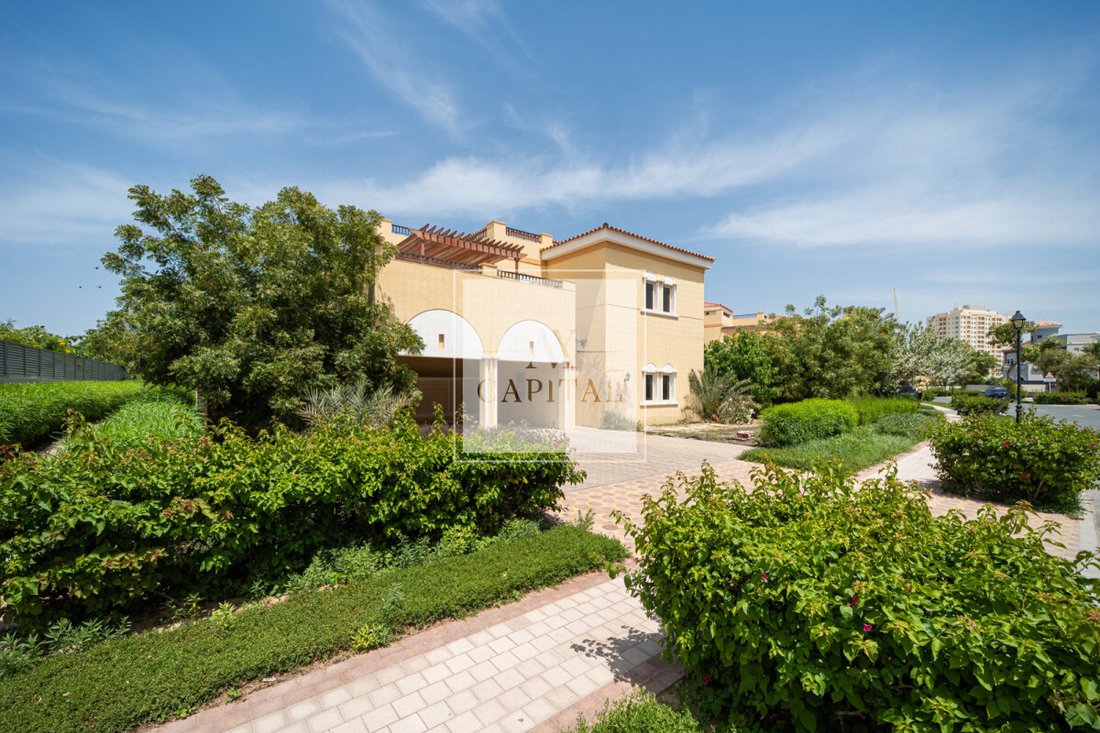 Villa in Al Satwa, Dubai, United Arab Emirates 1 - 18005019