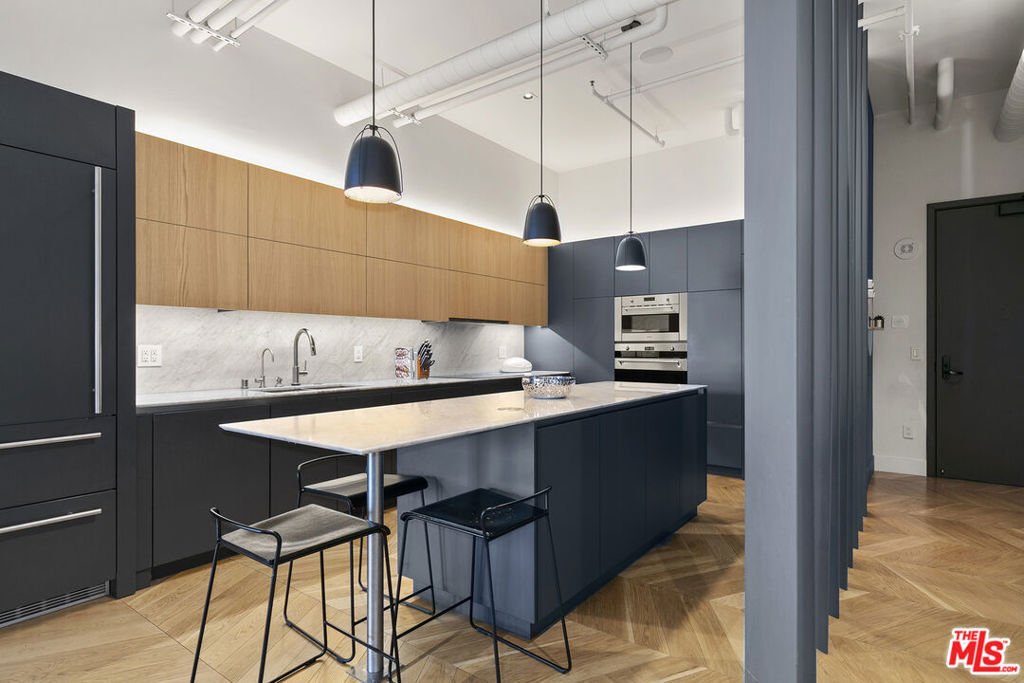 Condo in Los Angeles, California, United States 5 - 18008358