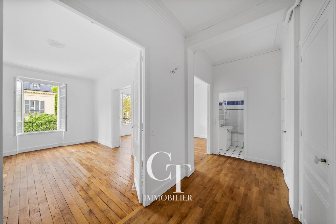 Apartment in Domaine National du Château, Versailles, France 1 - 18009443