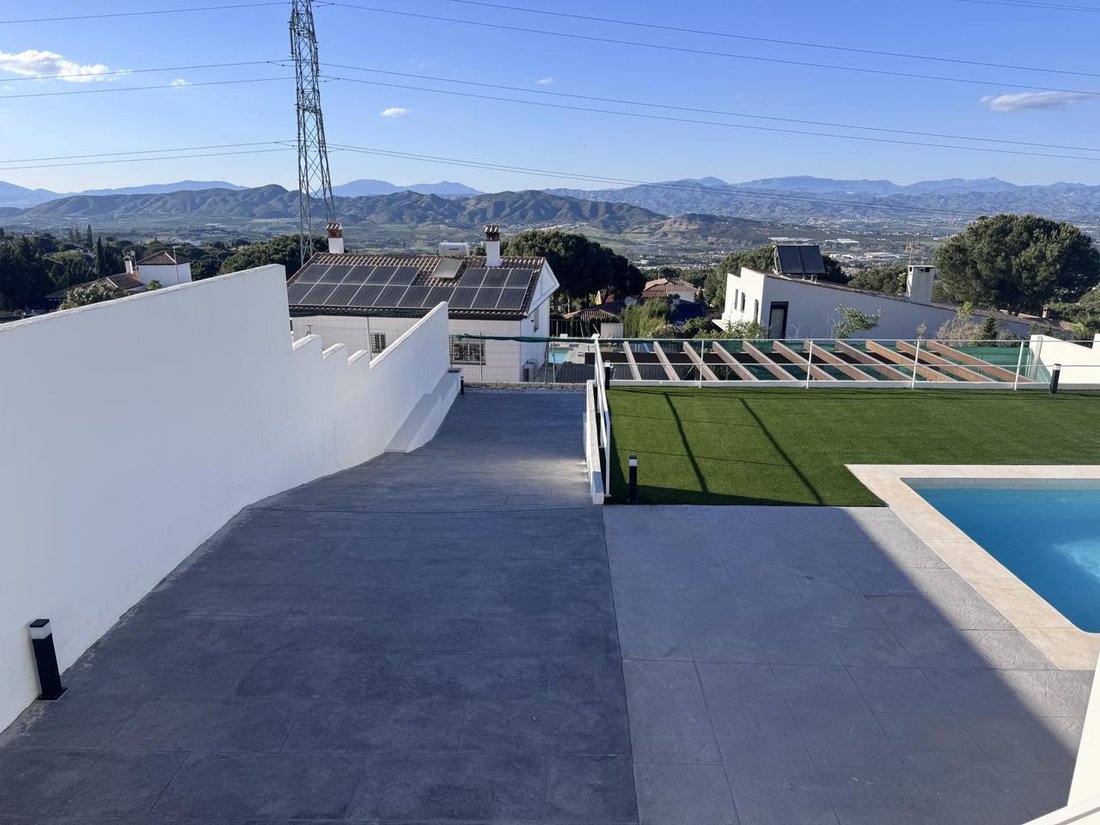 Villa in Alhaurin de la Torre, Andalusia, Spain 2 - 18004767