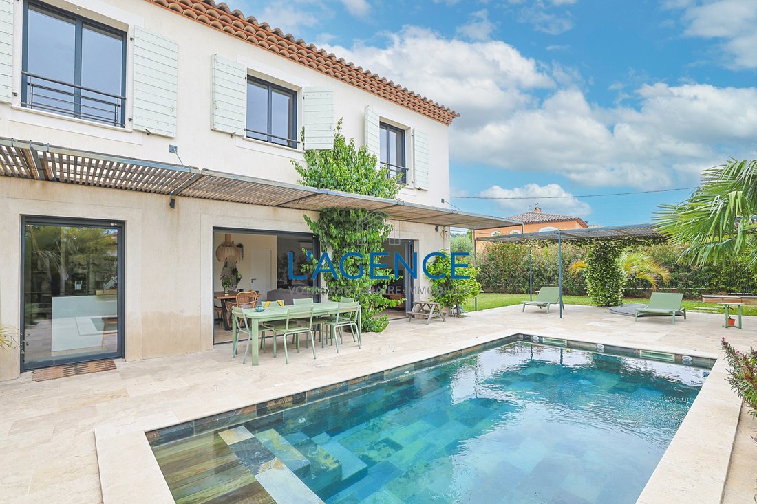 Villa à Hyères, Provence-Alpes-Côte d'Azur, France 1 - 18009353