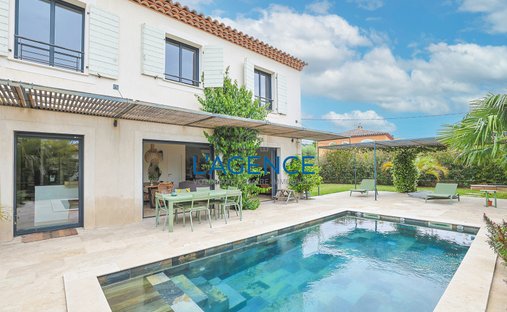 Villa in Hyeres, Provence-Alpes-Côte d'Azur, France 1