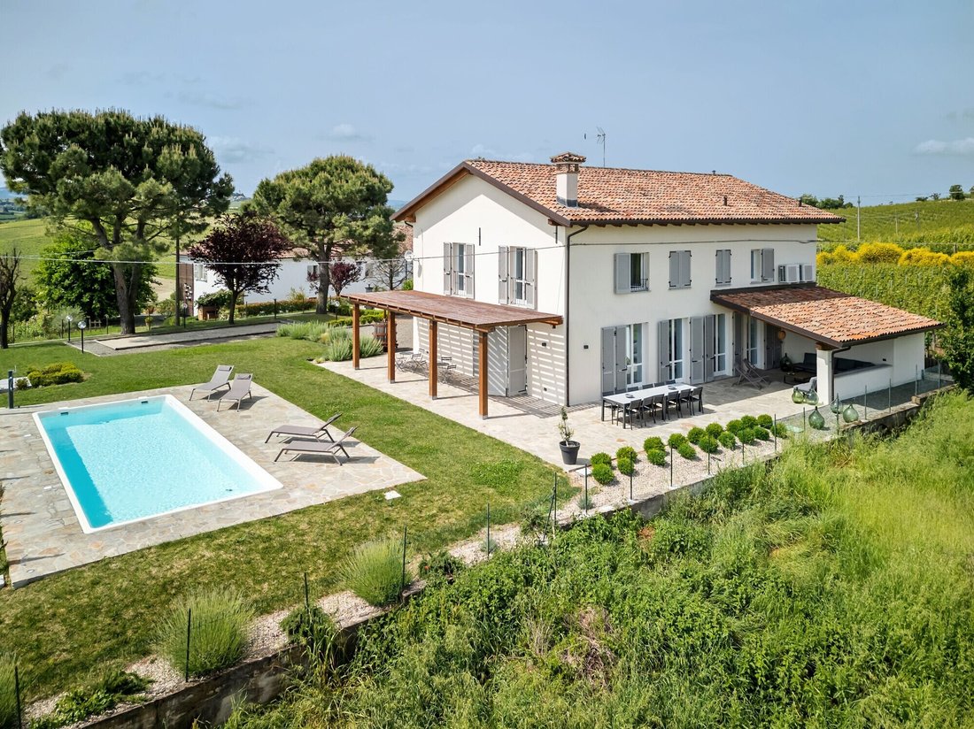 Villa in Nizza Monferrato, Piedmont, Italy 2 - 18005208