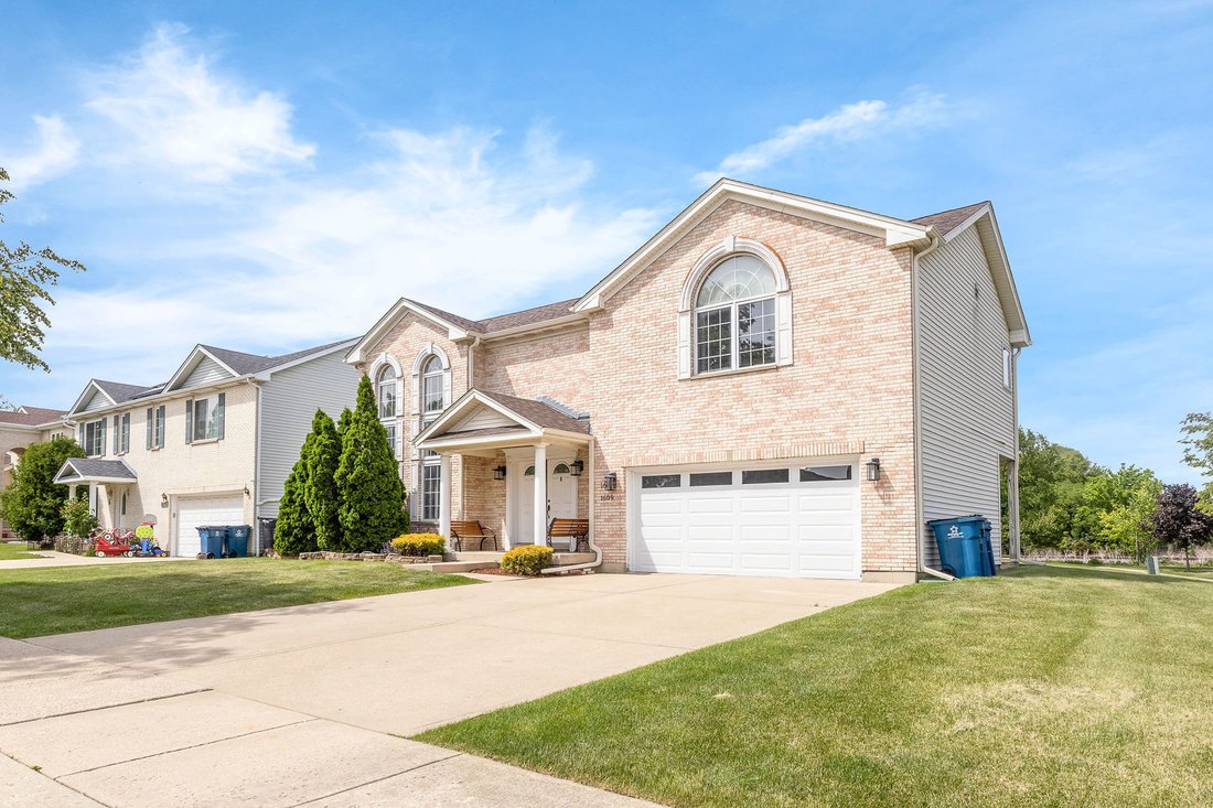 House in Medinah, Illinois, United States 3 - 18005397