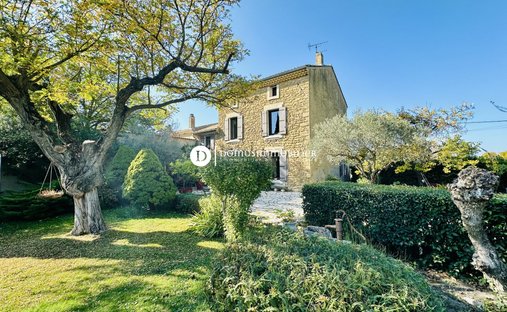 Country House in Althen-des-Paluds, Provence-Alpes-Côte d'Azur, France 1