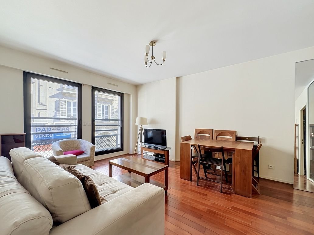 Apartment in Bois de Boulogne, Paris 16e Arrondissement, Paris 2 - 18009067