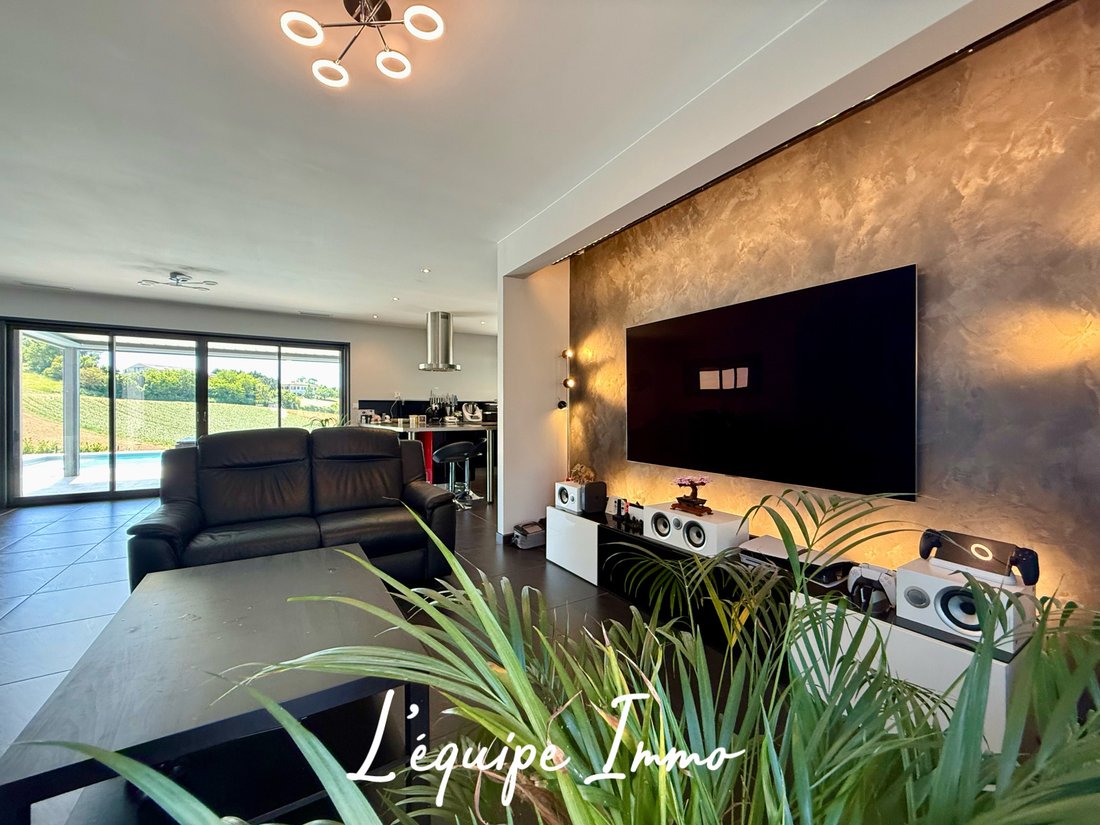 Villa in Casse Martin, L'Isle-Jourdain, France 3 - 18008631