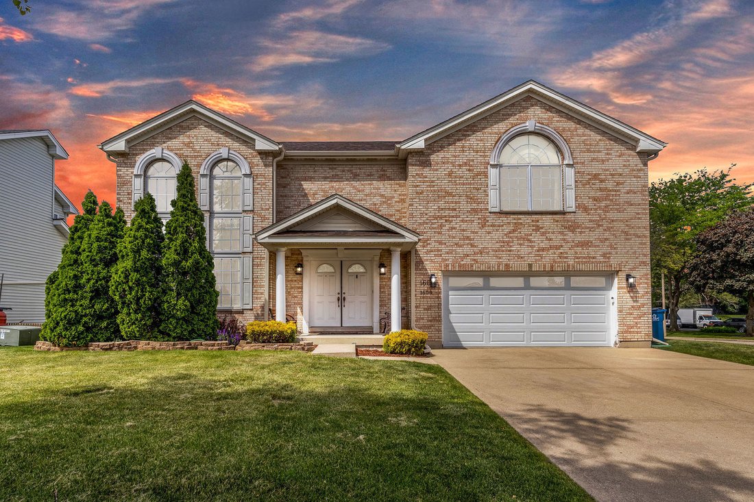 House in Medinah, Illinois, United States 2 - 18005397