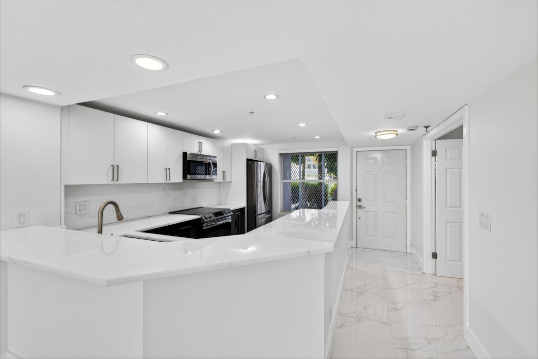 Condo in West Palm Beach, Florida, United States 3 - 18006388