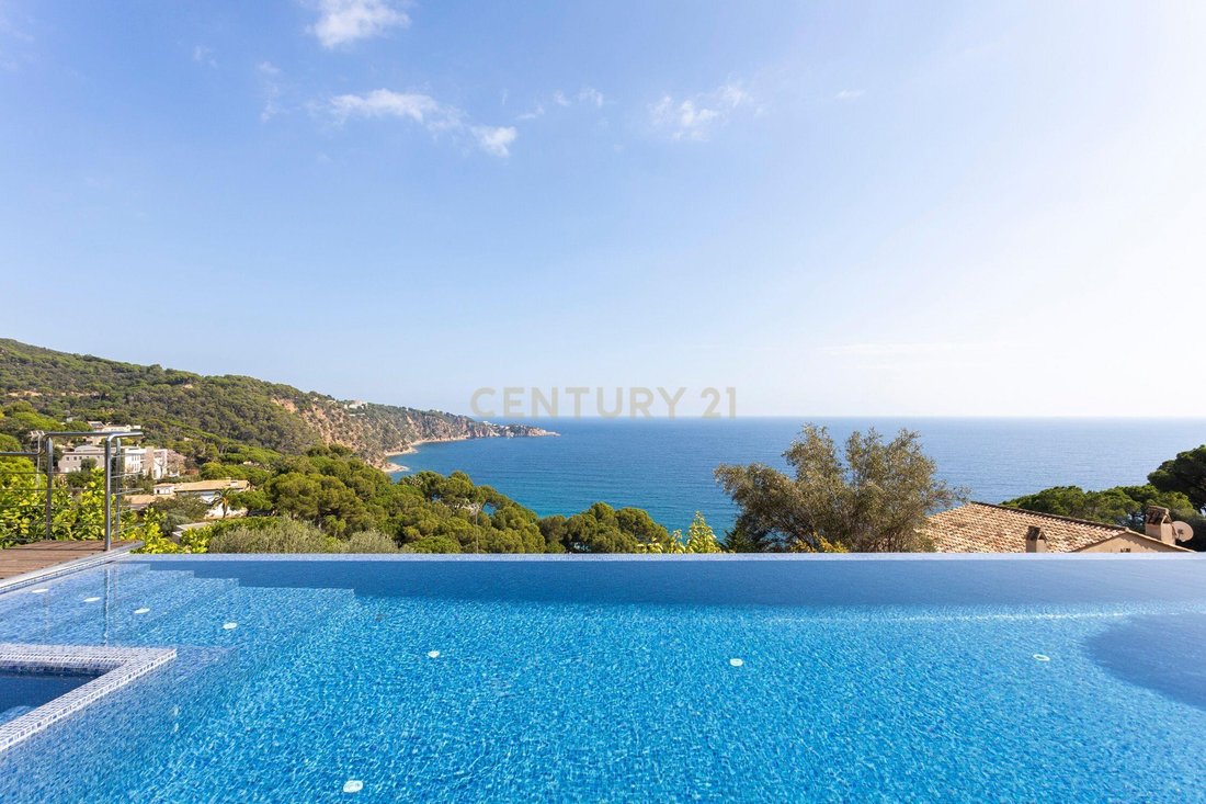 Villa in Sant Feliu de Guixols, Catalonia, Spain 4 - 16925649