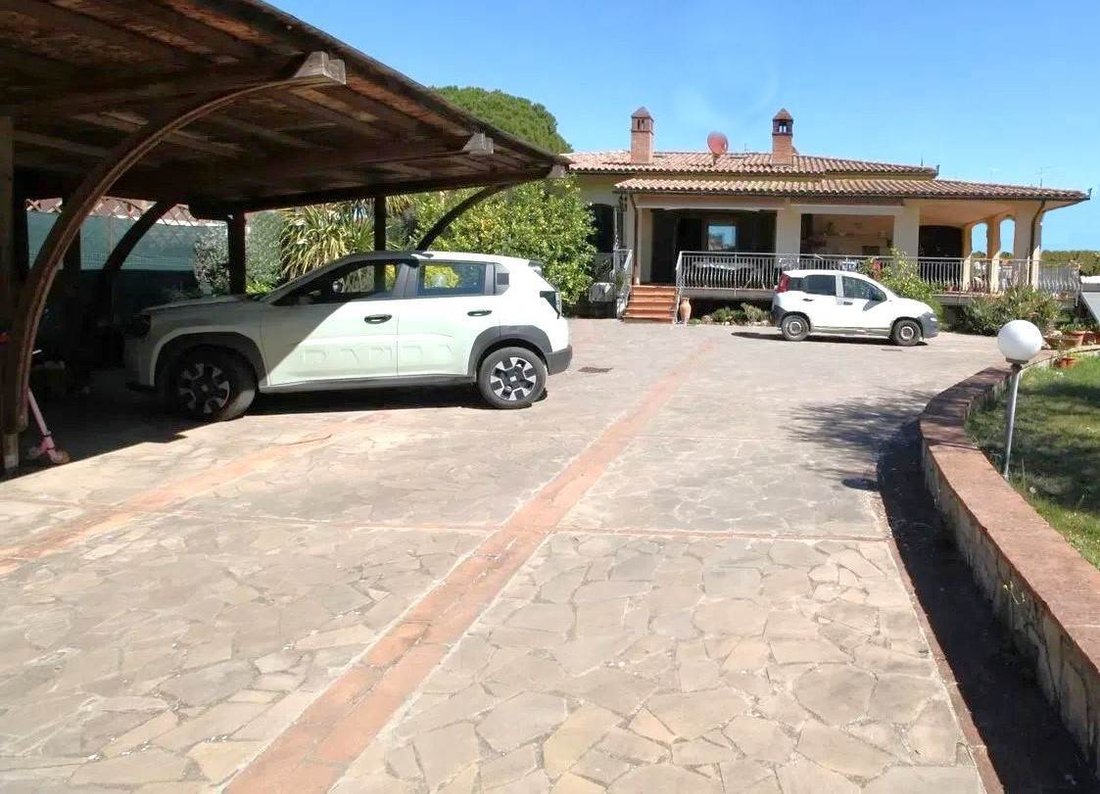 Villa in Tiro a Segno-San Giuseppe, Grosseto, Italy 2 - 18010149