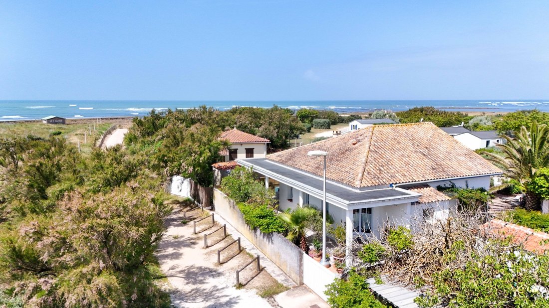 House in Saint-Georges-d'Oleron, Nouvelle-Aquitaine, France 1 - 18010450
