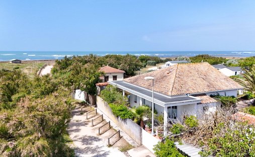 House in Saint-Georges-d'Oleron, Nouvelle-Aquitaine, France 1