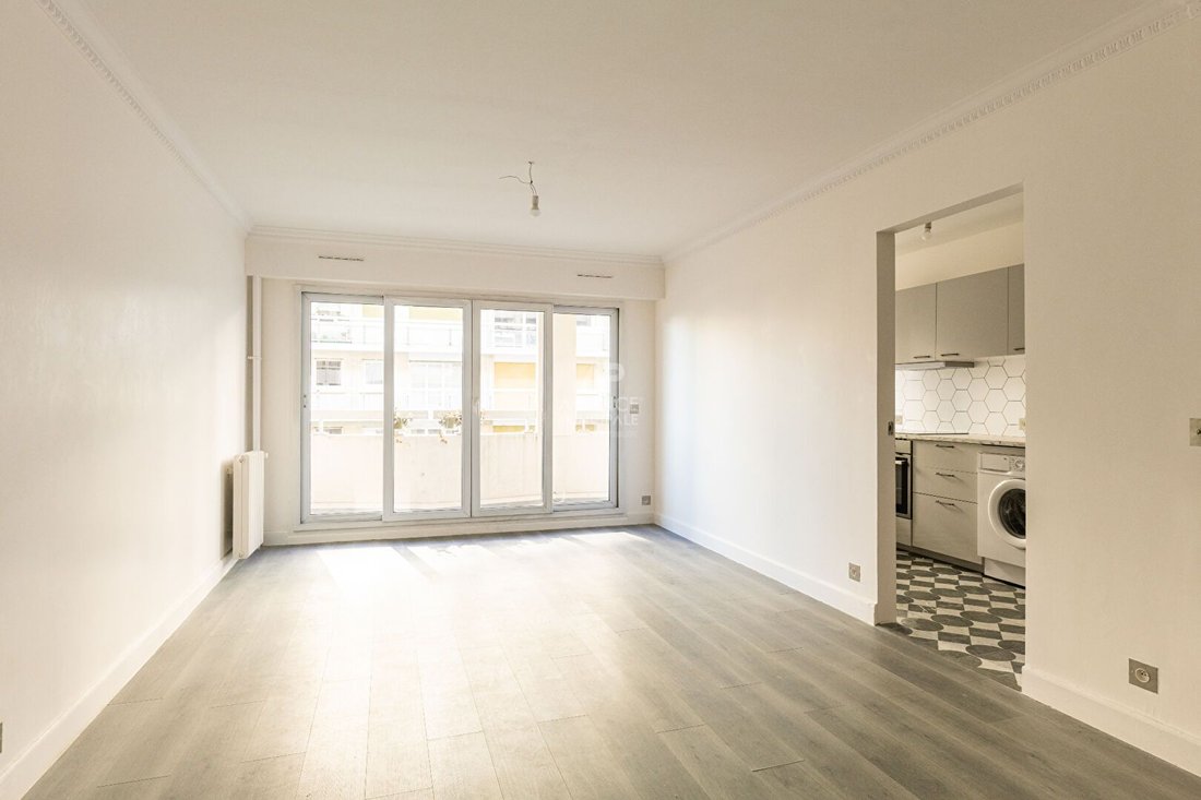 Apartment in Léon-Blum Folie-Regnault, Paris 11e Arrondissement, Paris 2 - 18008531