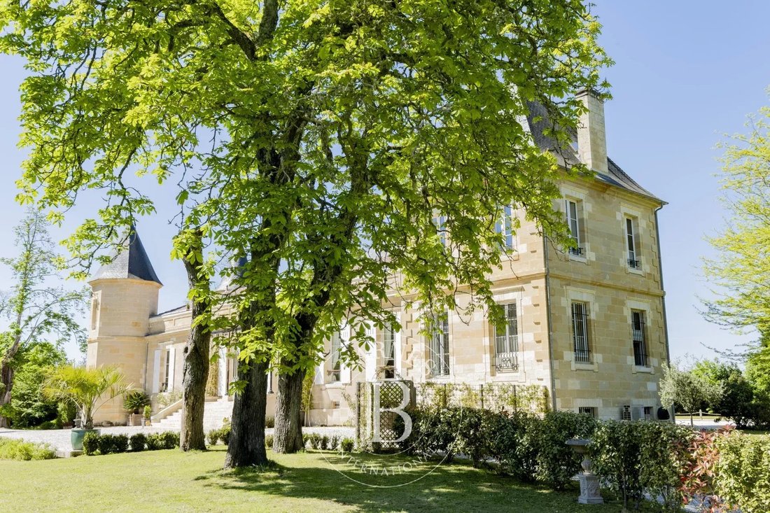 Castle in Sud, Léognan, France 3 - 18006479