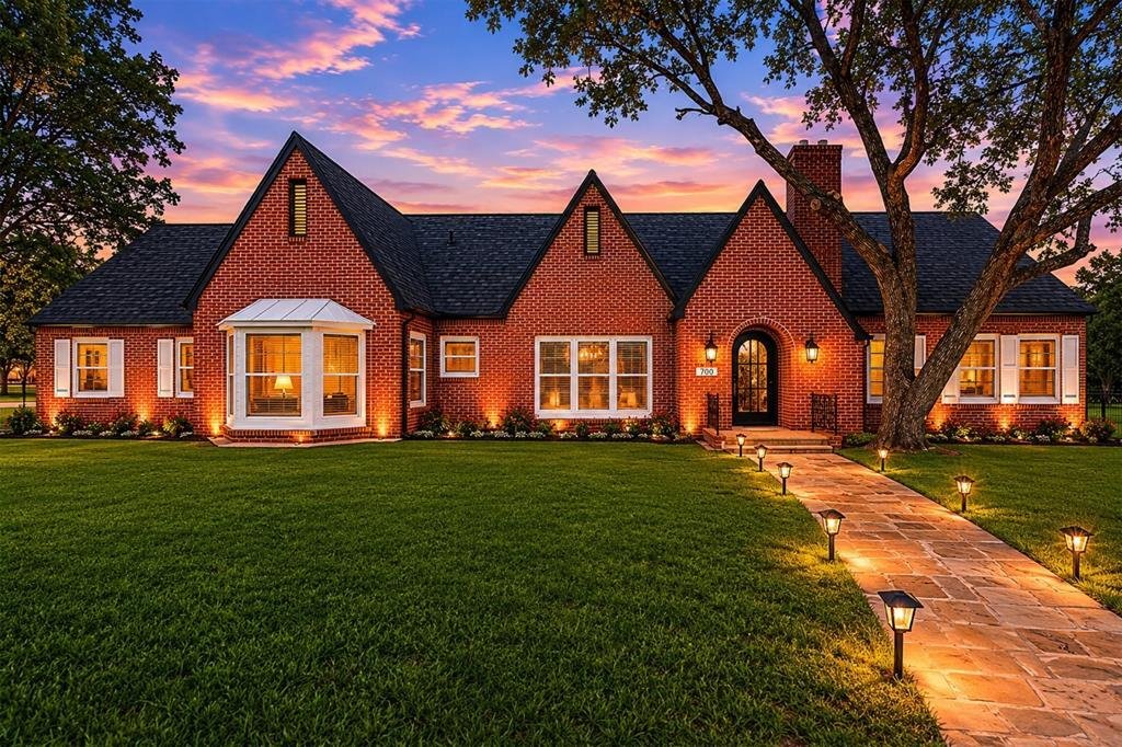 House in Waco, Texas, United States 1 - 18009813