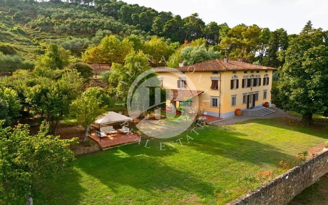 Villa in Center, Capannori, Tuscany 2 - 18005820