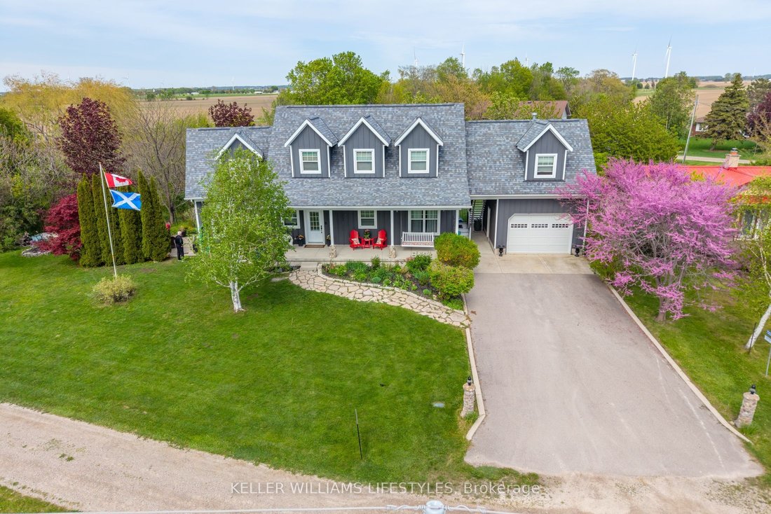 House in Zurich, Ontario, Canada 2 - 18011235