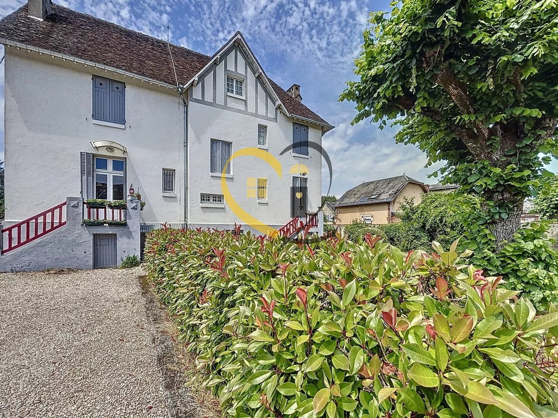 Villa in Aubigny-sur-Nère, Centre-Val de Loire, France 3 - 18010668