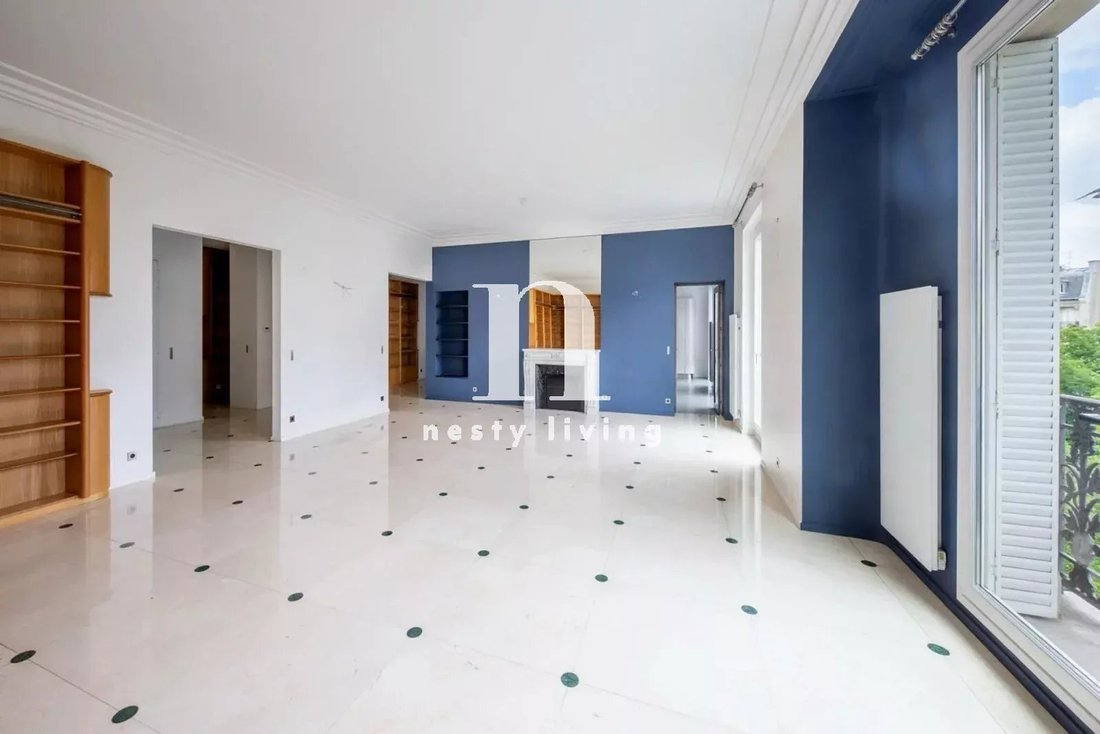 Apartment in Ternes-Maillot, Paris 17e Arrondissement, Paris 4 - 18005497