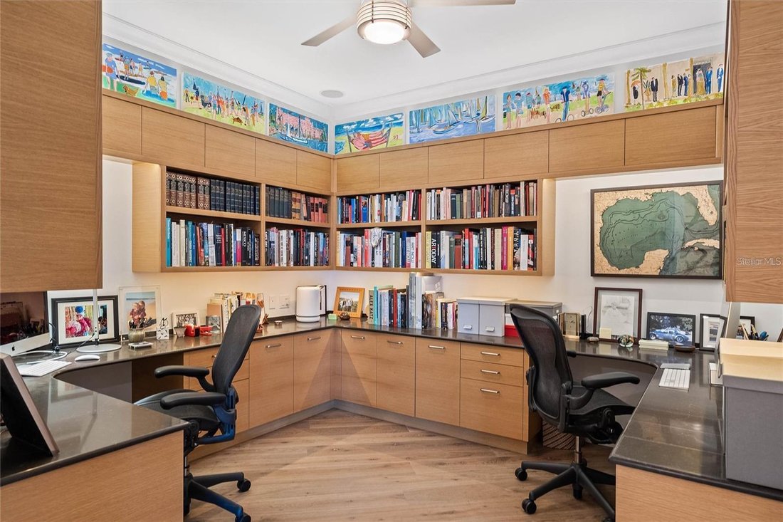House in St. Petersburg, Florida, United States 4 - 18007024