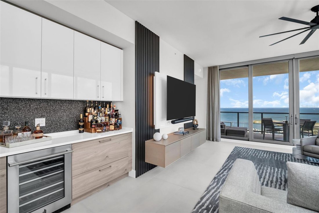 Condo in St. Petersburg, Florida, United States 5 - 18007014