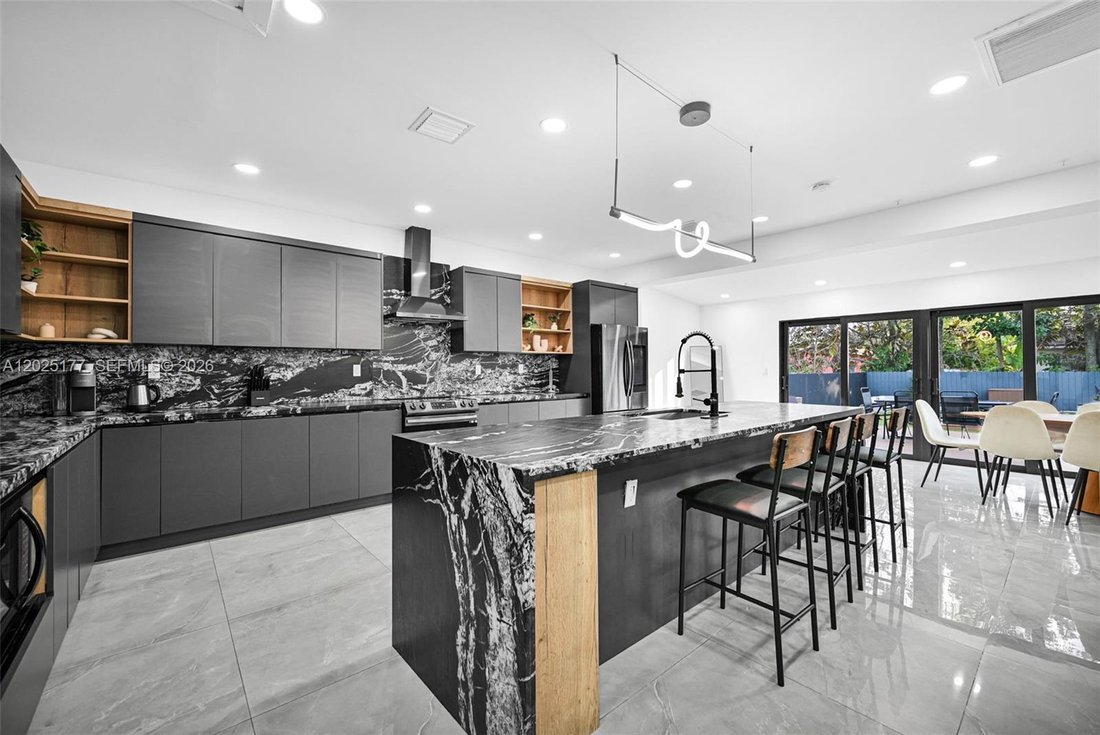 House in Miami, Florida, United States 4 - 18008036