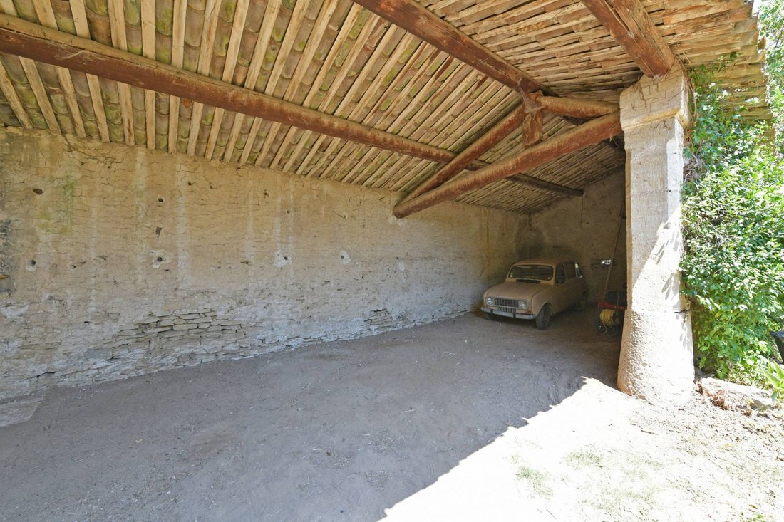 House in Cabrières-d'Avignon, Provence-Alpes-Côte d'Azur, France 5 - 18008655