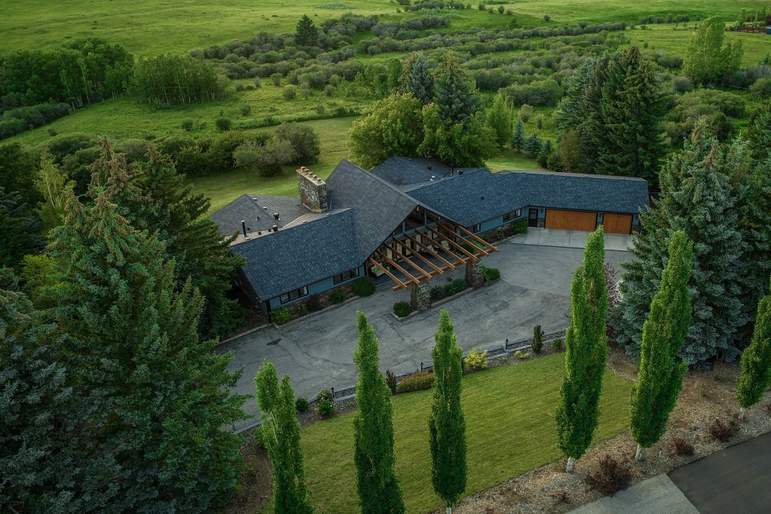 House in Calgary, Alberta, Canada 4 - 17932186
