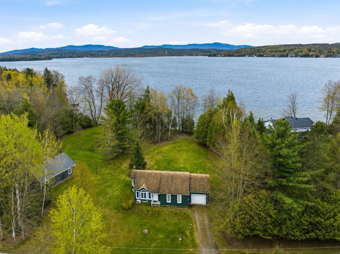 House in Lac-Brome, Quebec, Canada 1 - 17094775